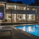 Villa-Pool-abends-2