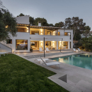 Villa-Pool-abends